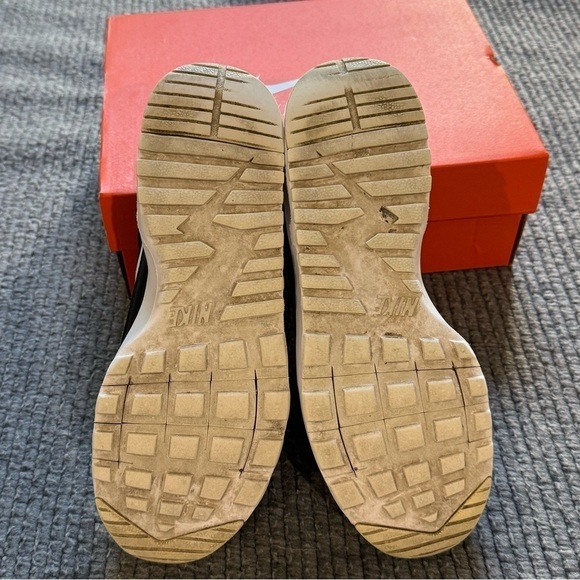 Nike Air Max Thea Grade School Youth Boy 4.5Y Black White Running Shoes - Picture 5 of 11